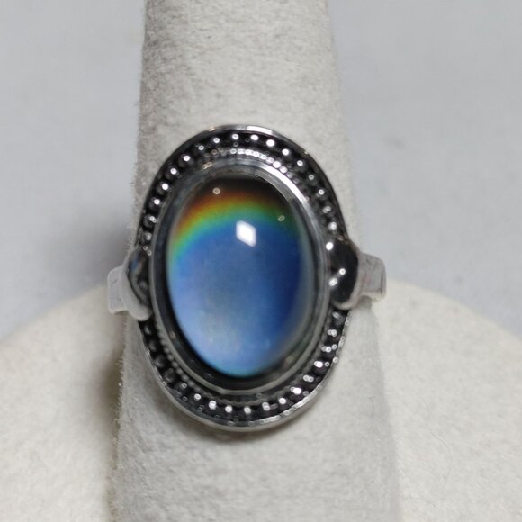 Mood Ring Silver Alloy Band Size 7 Oval Color Changing Gemstone Heart Accent - Picture 1 of 8